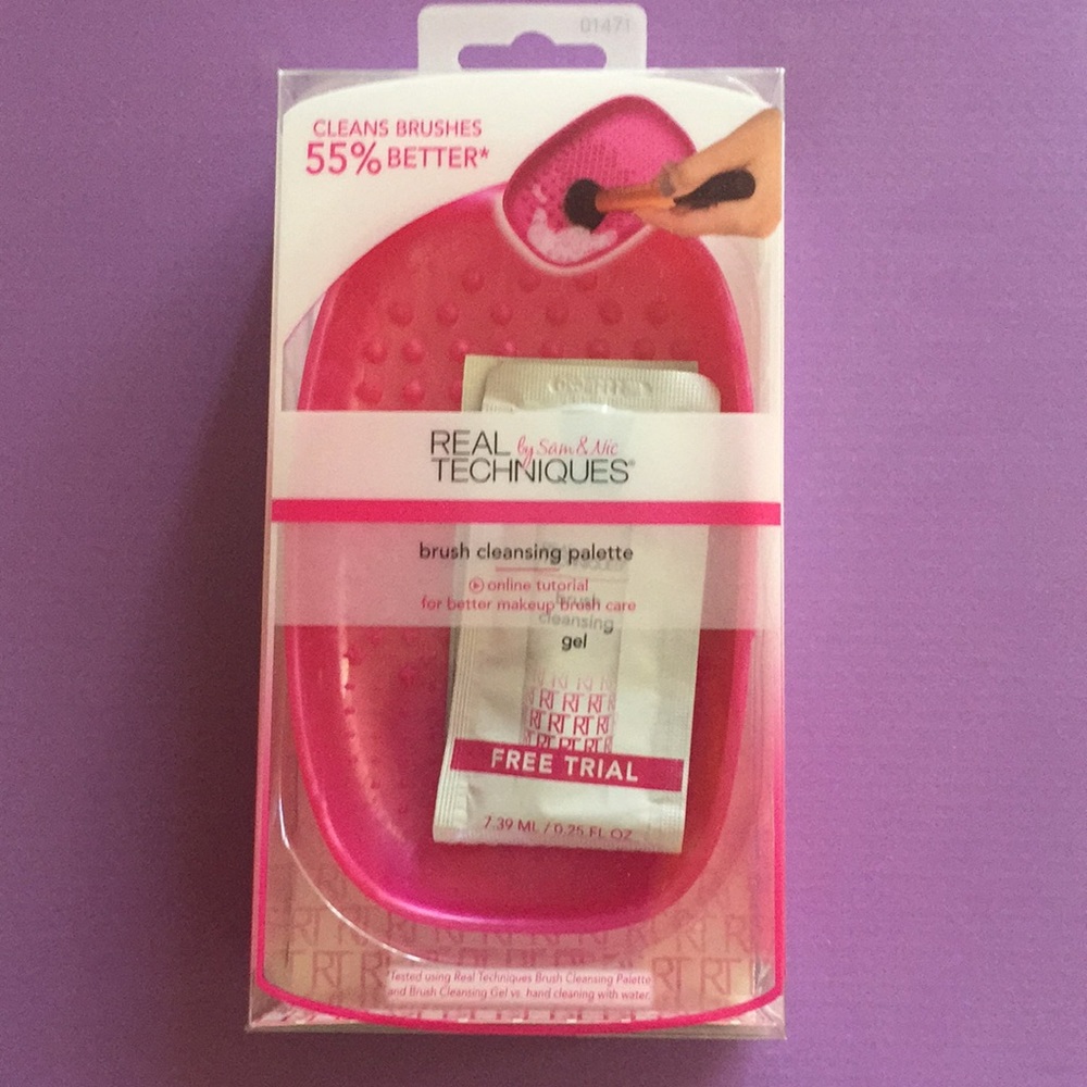 Real Techniques Brush Cleansing Palette